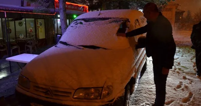 Erzincan’da yağan kar şehri beyaza bürüdü!