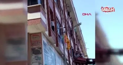 İstanbul Sultangazi’de vinç operatörünün pencereden sarkan çocuğu kurtardığı anlar kamerada | Video