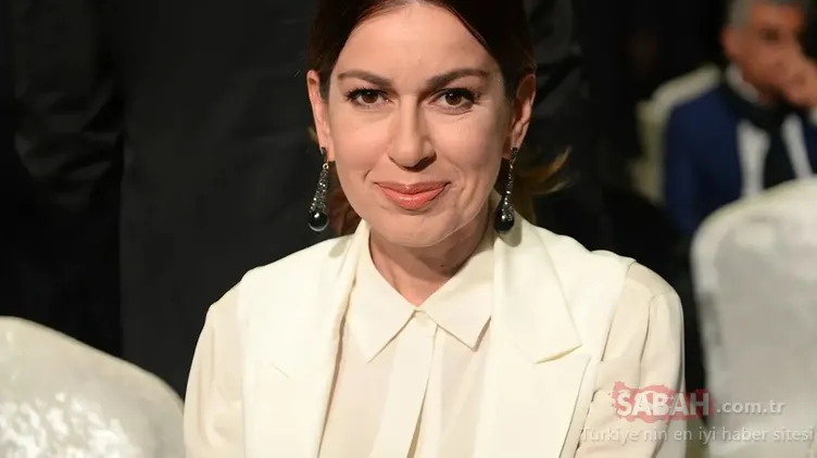 Oyuncu İpek Tuzcuoğlu’nun en acı günü! Annesi Emel Tuzcuoğlu hayatını kaybetti...