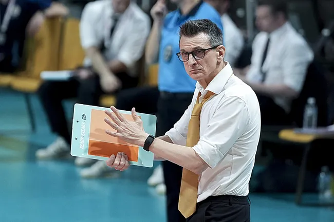 giovanni-guidetti-vakifbanktaki-32-kupasinin-pesinde-1777623751179.jpg