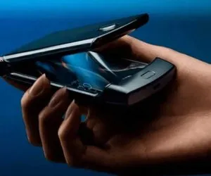 Motorola’dan Katlanabilir Telefon Geliyor!