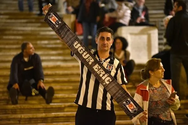 Beşiktaş taraftarları Roma'da