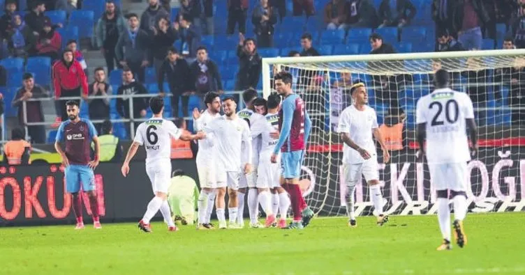 Eski oyuncuları Trabzon’u yıktı