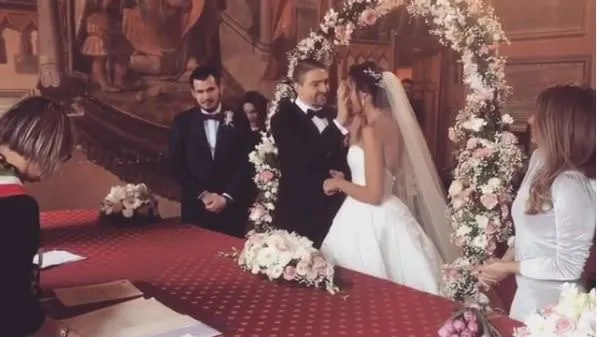 Caner Erkin'den aşk şovu