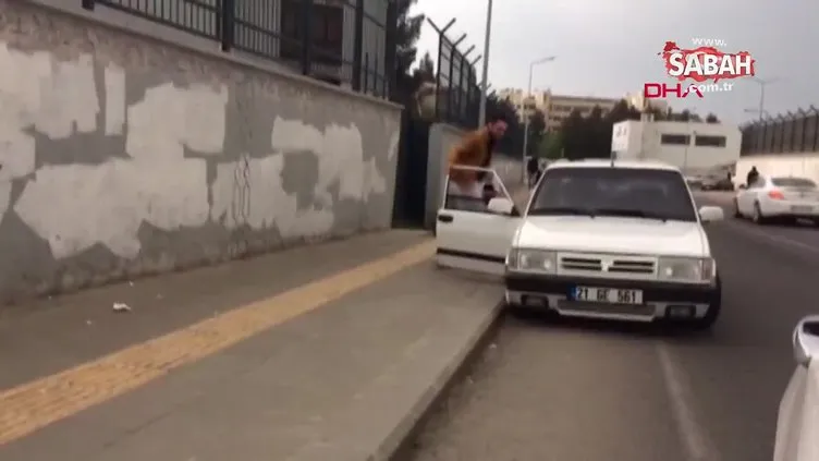 Diyarbakır'da eşi ve çocuğuna yol ortasında şiddet uygulayan şahıs kamerada