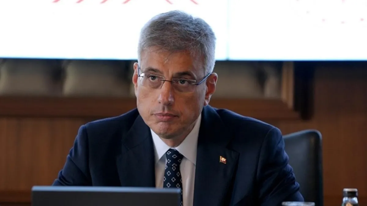 Gazze’den 3 kişi tedavi için Türkiye’ye getirildi Gazze’den 3 kişi tedavi için Türkiye’ye getirildi