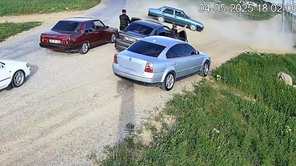 Görüntüler Aksaray'da kaydedildi: Yolu kapattılar, havaya ateş açtılar! Görüntüler Aksaray'da kaydedildi: Yolu kapattılar, havaya ateş açtılar!