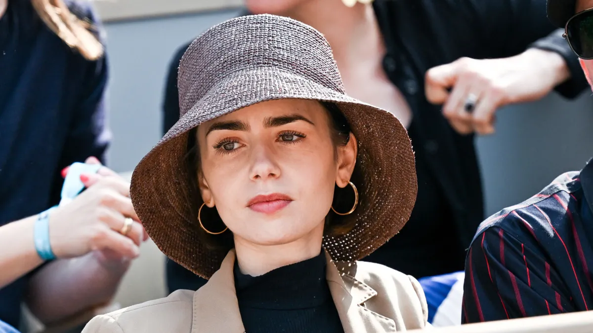 Efsanevi Audrey Hepburn rolü Lily Collins’in! Oyuncu seçimine yorum yağdı: Kopyası gibi...