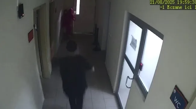 son-dakika-sakaryadaki-hastane-dehsetinde-yeni-goruntuler-eski-esini-koridorda-boyle-kovalamis-1766995286688.jpg