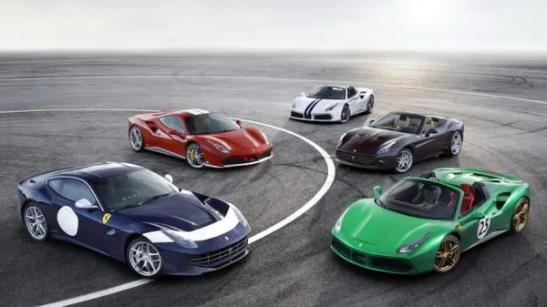 Ferrari yeni canavarlarını tanıttı