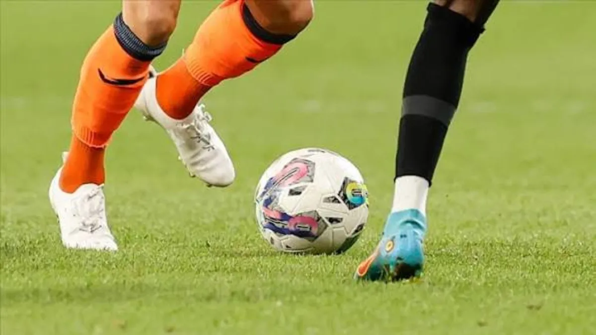 3. Lig logosu ve futbol topu görseli