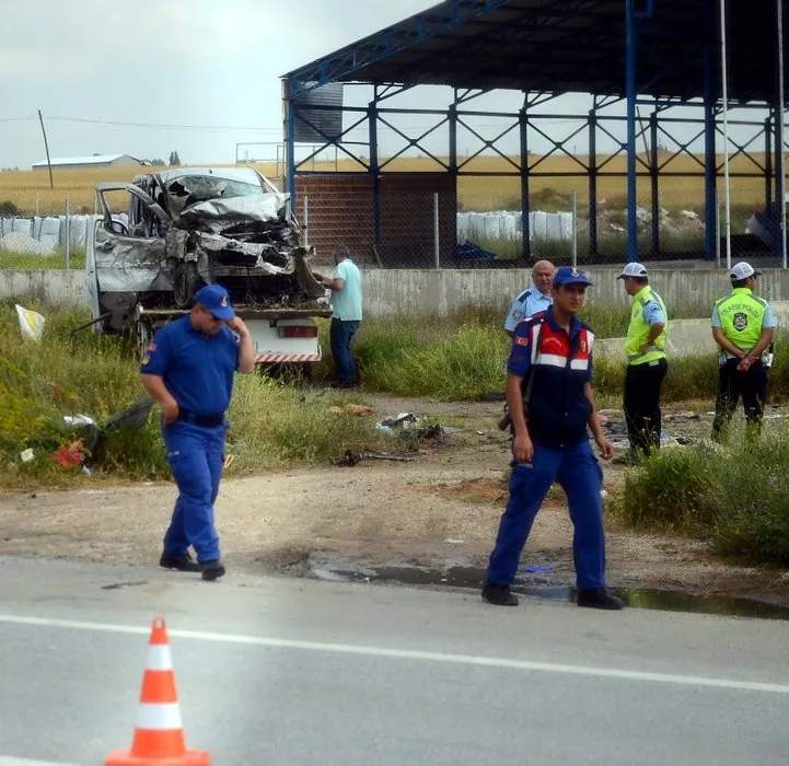 Son dakika: Eskişehir’de trafik kazası: 5 ölü, 2 yaralı