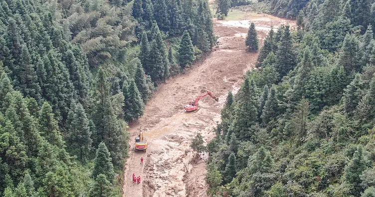 Çin’de heyelan faciası: 3 ölü, 9 kayıp