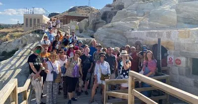 İspanyol turistler tarihi Kayaşehir’e hayran kaldı