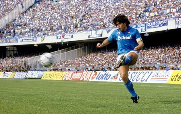 Maradona’yı tarihe gömdü!
