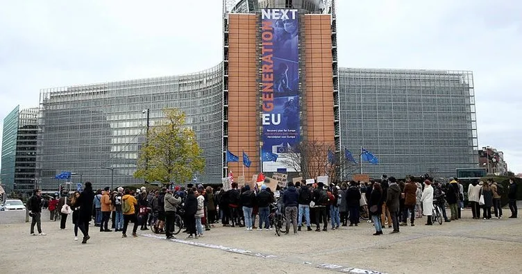 Brüksel’de ırkçılık ve polis şiddeti protesto edildi