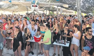 Ünlüler söyleyecek tatilciler coşacak