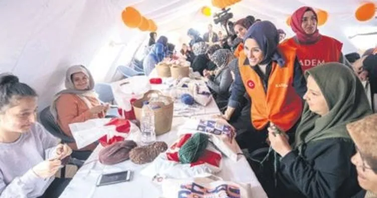 Çadır kentteki depremzede kadınlara anlamlı ziyaret