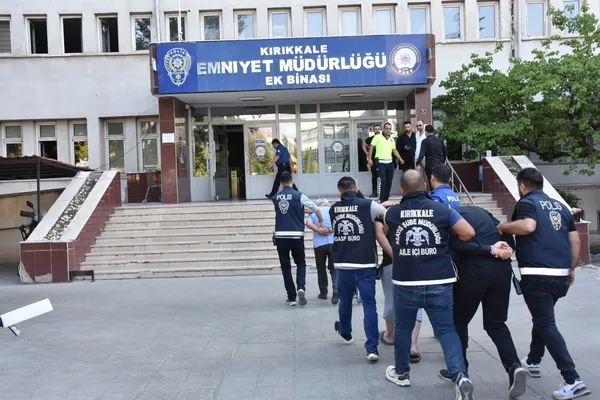 cesedi-12-yil-sonra-derin-dondurucuda-bulunmustu-huseyin-okumusoglu-cinayetinde-yeni-gelisme-17-supheli-gozalt-1786691878345.jpg