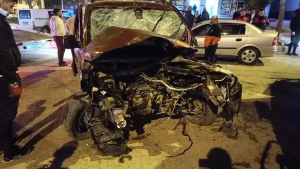 elazigda-trafik-kazasinda-agir-yaralanan-kisi-hayatini-kaybetti-1741694632499.jpg
