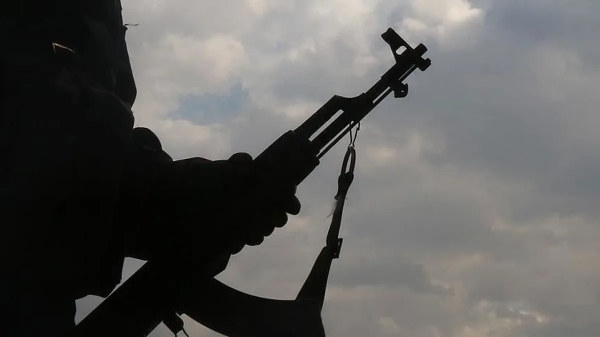 Rusya’da kalaşnikof parçalarını kaçırmak isteyen ABD vatandaşına 4 yıl hapis cezası