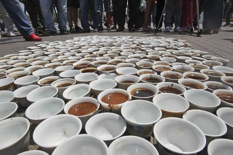 Srebrenitsa kurbanları kahve fincanlarıyla anıldı