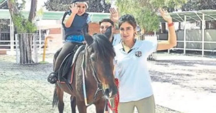 Engelli çocuklar için atla terapi