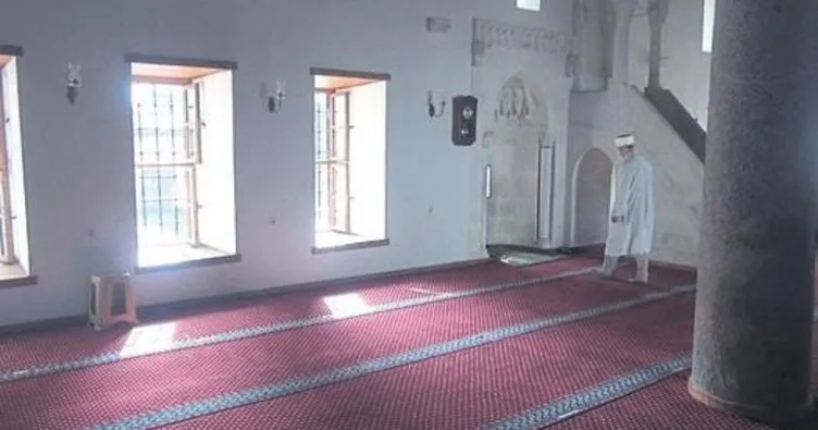 Tarihi caminin deprem terazisi asırlardır dönüyor