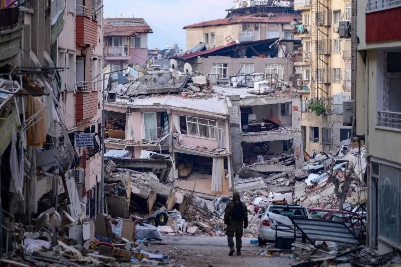 Türkiye’nin en uzun gecesi 6 Şubat: 105 saniyede 53 bin canımız gitti!