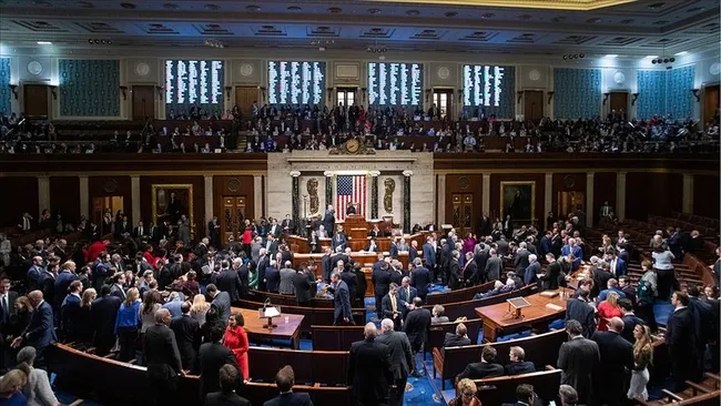 son-dakika-i-abd-senatosundan-trumpa-sok-savas-karari-alma-yetkisi-kisitlandi-1782245513955.jpg SON DAKİKA I ABD Senatosu'ndan Trump'a şok: Savaş kararı alma yetkisi kısıtlandı!