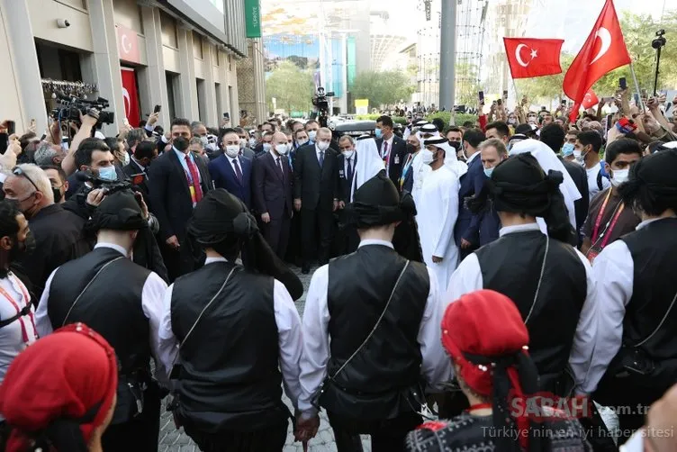 Başkan Erdoğan, Dubai EXPO’da Türk bayrakları ve mehteran takımıyla karşılandı
