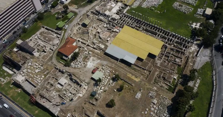 İzmir’de Antik Çağ’dan kalma gymnasium kalıntılarına ulaşıldı