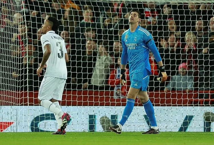 Son dakika haberi: Liverpool - Real Madrid maçında inanılmaz hatalar! Tarih o an yeniden tekerrür etti... | Benzema sahnede