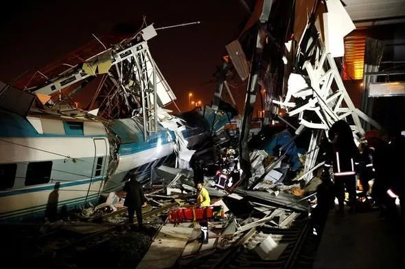 Ankara'da tren kazası! Ankara Valiliği'nden son dakika açıklaması: Ölü sayısı...
