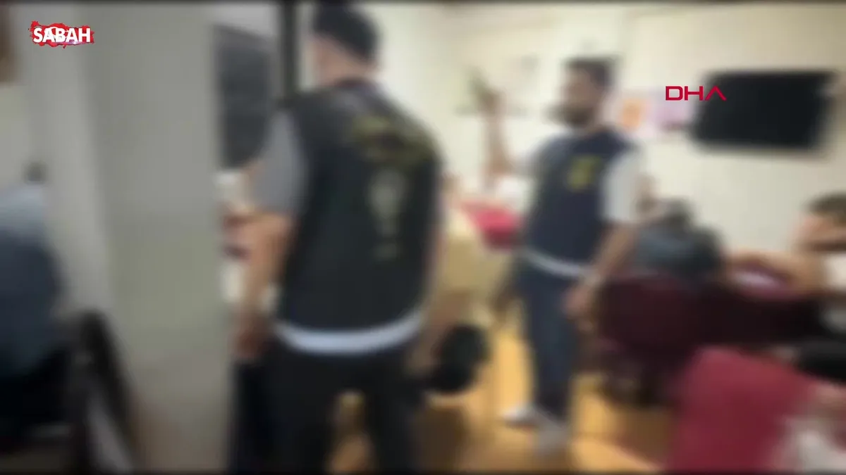 Küçükçekmece'de 'tombala' operasyonu: 5 gözaltı | Video Küçükçekmece'de 'tombala' operasyonu: 5 gözaltı | Video