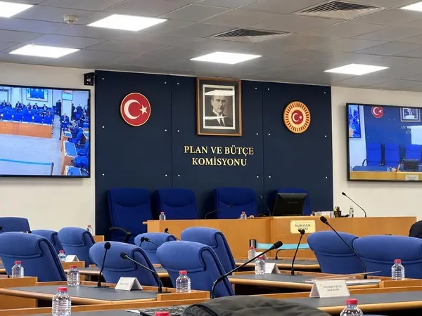 son-dakika-tcmb-baskani-karahandan-tbmmde-dezenflasyon-mesaji-1791294867562.jpeg