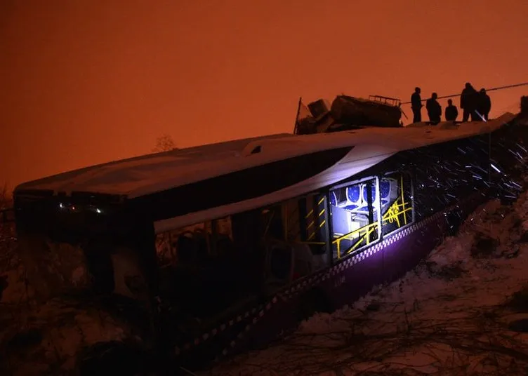 Halk otobüsü uçuruma yuvarlandı