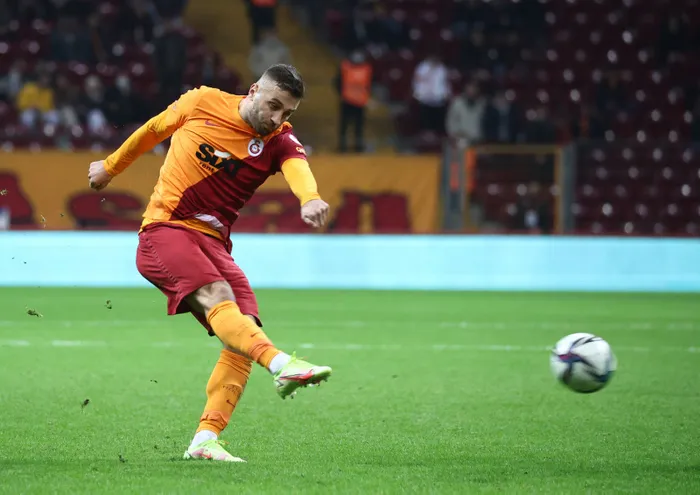 son-dakika-galatasaray-transfer-haberleri-galatasarayda-cenk-ergun-sonrasi-ilk-ayrilik-iki-katini-kazanacak-1655797841233.jpg