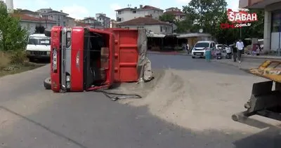 Sancaktepe’de kum yüklü kamyon devrildi | Video