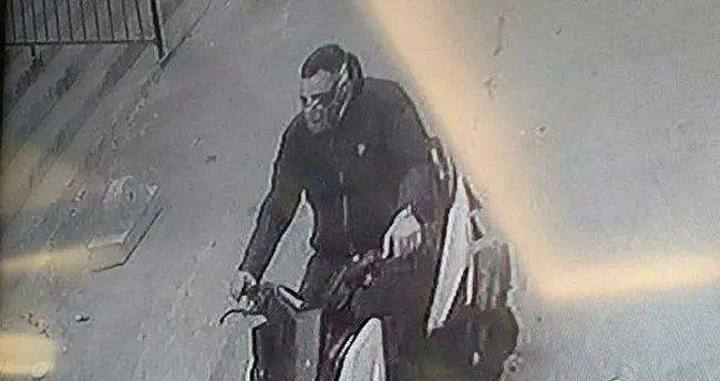 Beyoğlu’nda kapkaç dehşeti! Hemşireyi yere düşürdü, çığlık çığlığa bağırdı Beyoğlu’nda kapkaç dehşeti! Hemşireyi yere düşürdü, çığlık çığlığa bağırdı