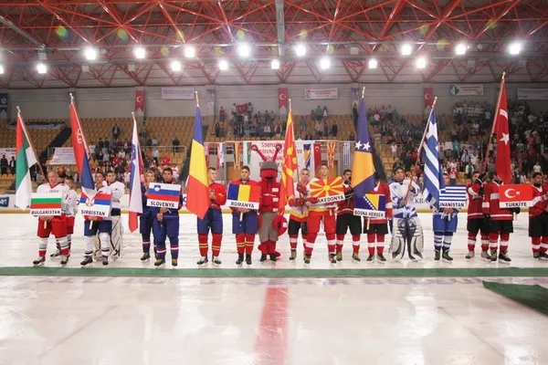 Buz hokeyinde kazandık!