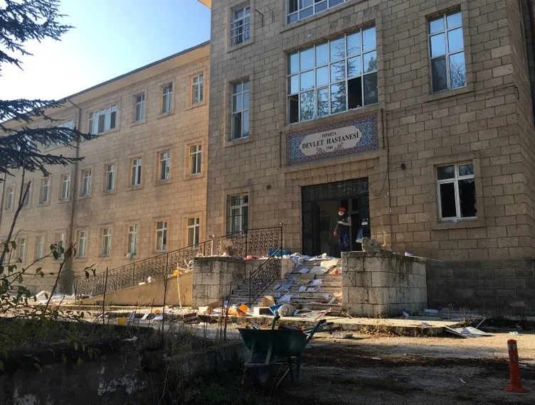 Fuhuş yapıldığı iddia edilen eski hastane muhafaza altına alındı