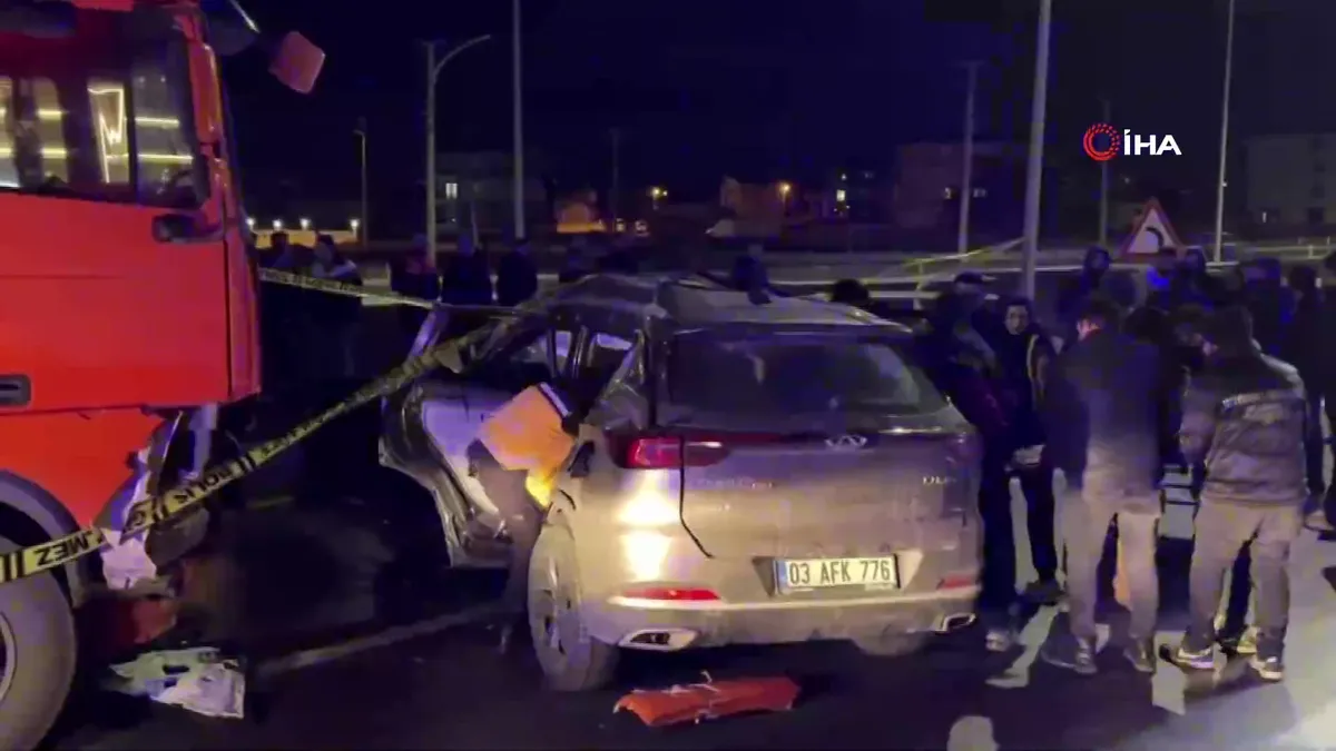 Afyonkarahisar’da TIR’la otomobilin çarpıştığı kazada 7 kişi yaralandı videosunu izle Afyonkarahisar’da TIR’la otomobilin çarpıştığı kazada 7 kişi yaralandı videosunu izle