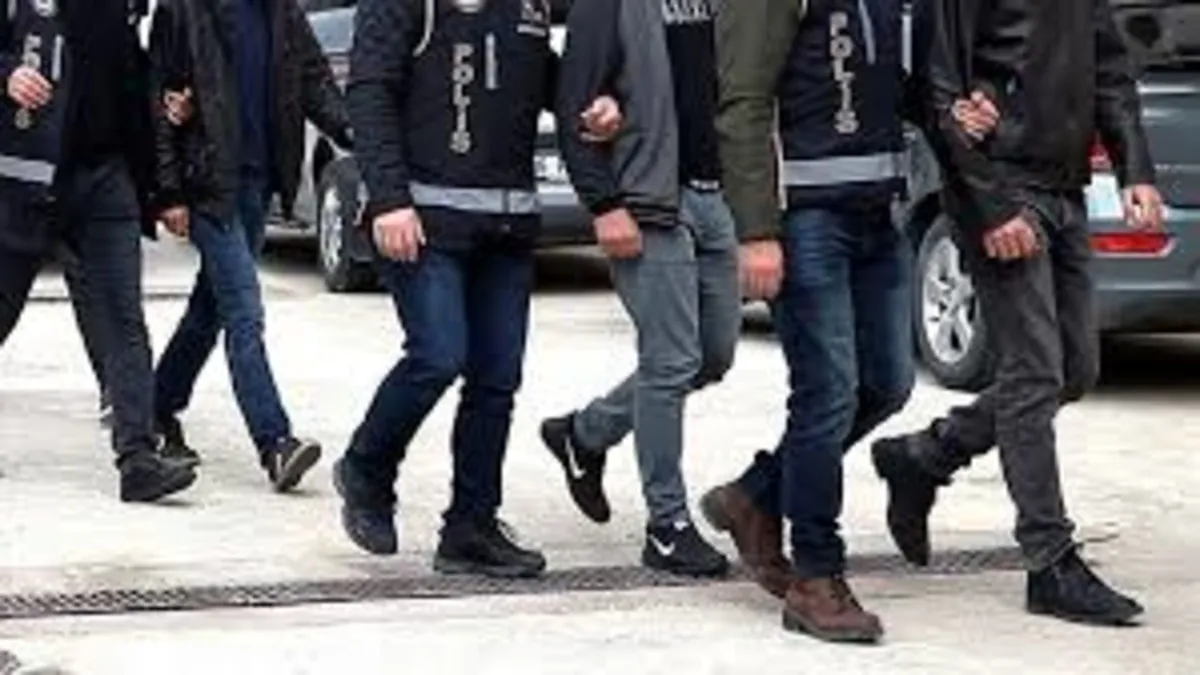 Ankara merkezli 22 ilde sahte e-imza operasyonu: 92 gözaltı Ankara merkezli 22 ilde sahte e-imza operasyonu: 92 gözaltı