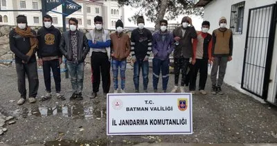 Batman’da 10 kaçak göçmen yakalandı: 2 organizatör tutuklandı #batman Batman’da 10 kaçak göçmen yakalandı: 2 organizatör tutuklandı #batman