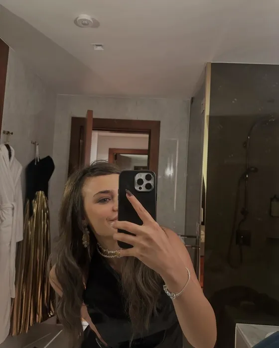 Kavga olursa atlarım! dedi, telefonuna sarıldı! Bahar Şahin, Hakan Altun konserindeki o skandal anları böyle paylaştı!