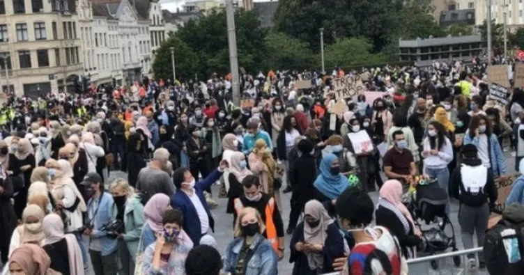 Brüksel’de başörtüsü yasağı protestosu