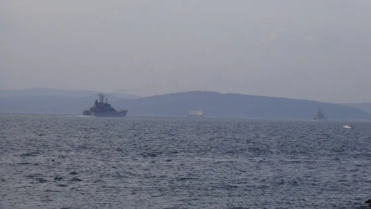 Rus askeri gemileri İstanbul Boğazı’ndan geçti