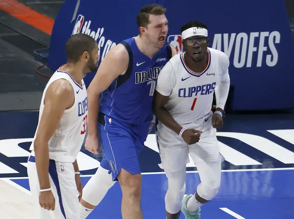 dallas-mavericksideviren-los-angeles-clippers-seriyi-3-3e-getirdi-1622879909258.jpg