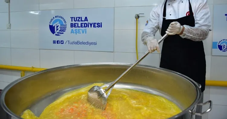 Tuzla Belediyesi’nden anlamlı hizmet! Bin 500 aileye sıcak yemek